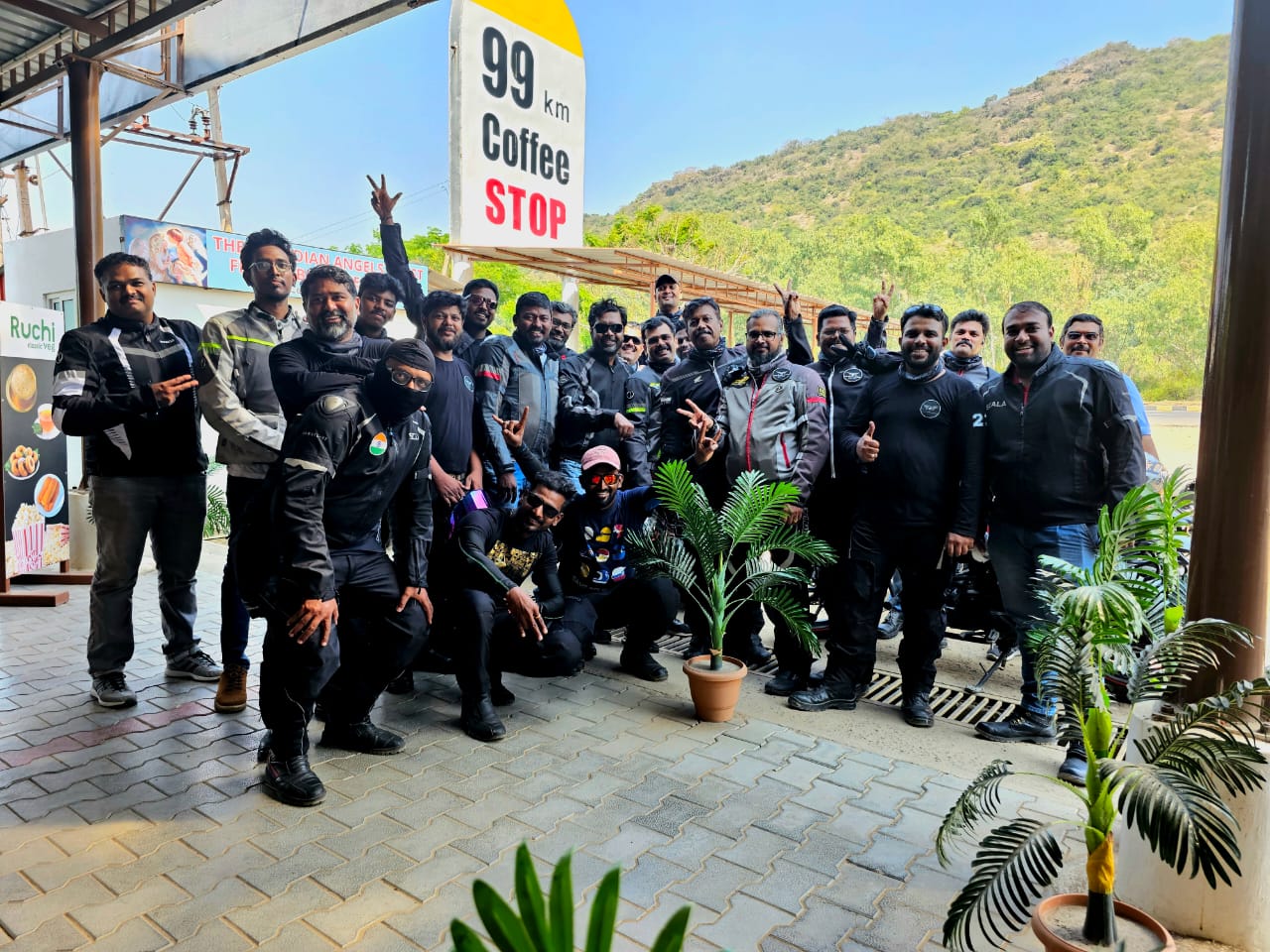 Breakfast ride in collaboration with Honda BigWing (North & South)